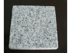 G640花崗巖石材 優(yōu)質(zhì)供應(yīng)與專業(yè)火燒面小方塊加工